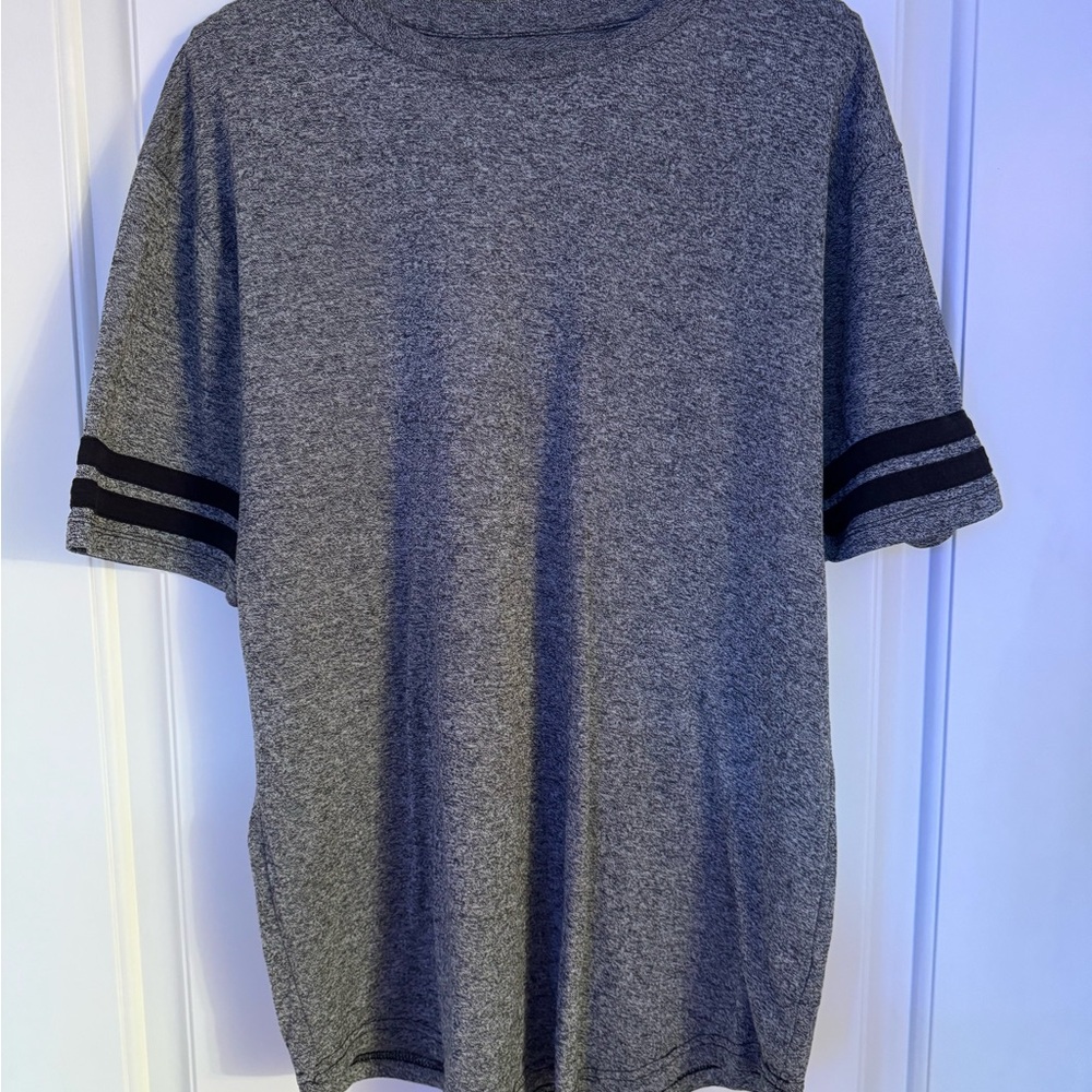 Arrow Gray and Black Short Sleeve Tee